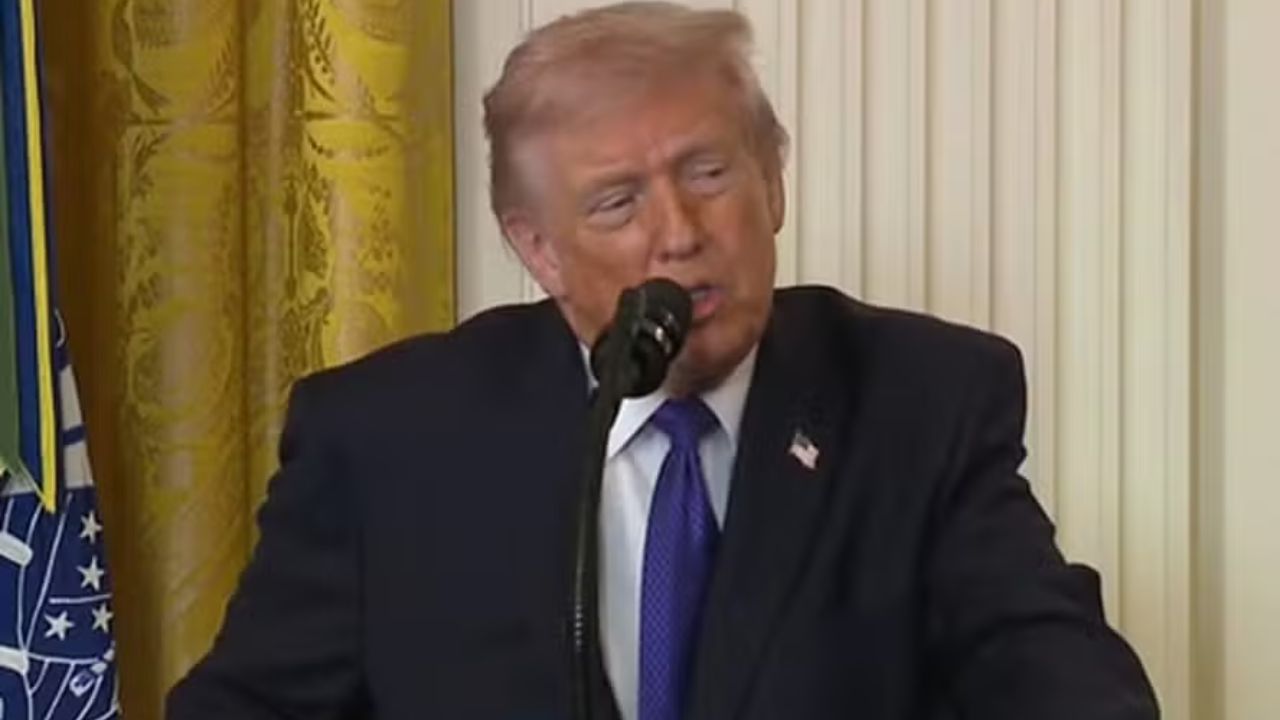 I like thinking big. If you’re going to be thinking anything, you might as well think big. - Donald Trump